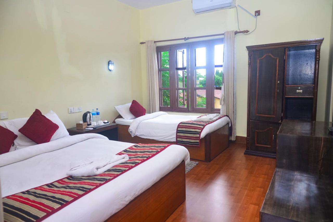 Unique Wild Resort Sauraha Exterior foto