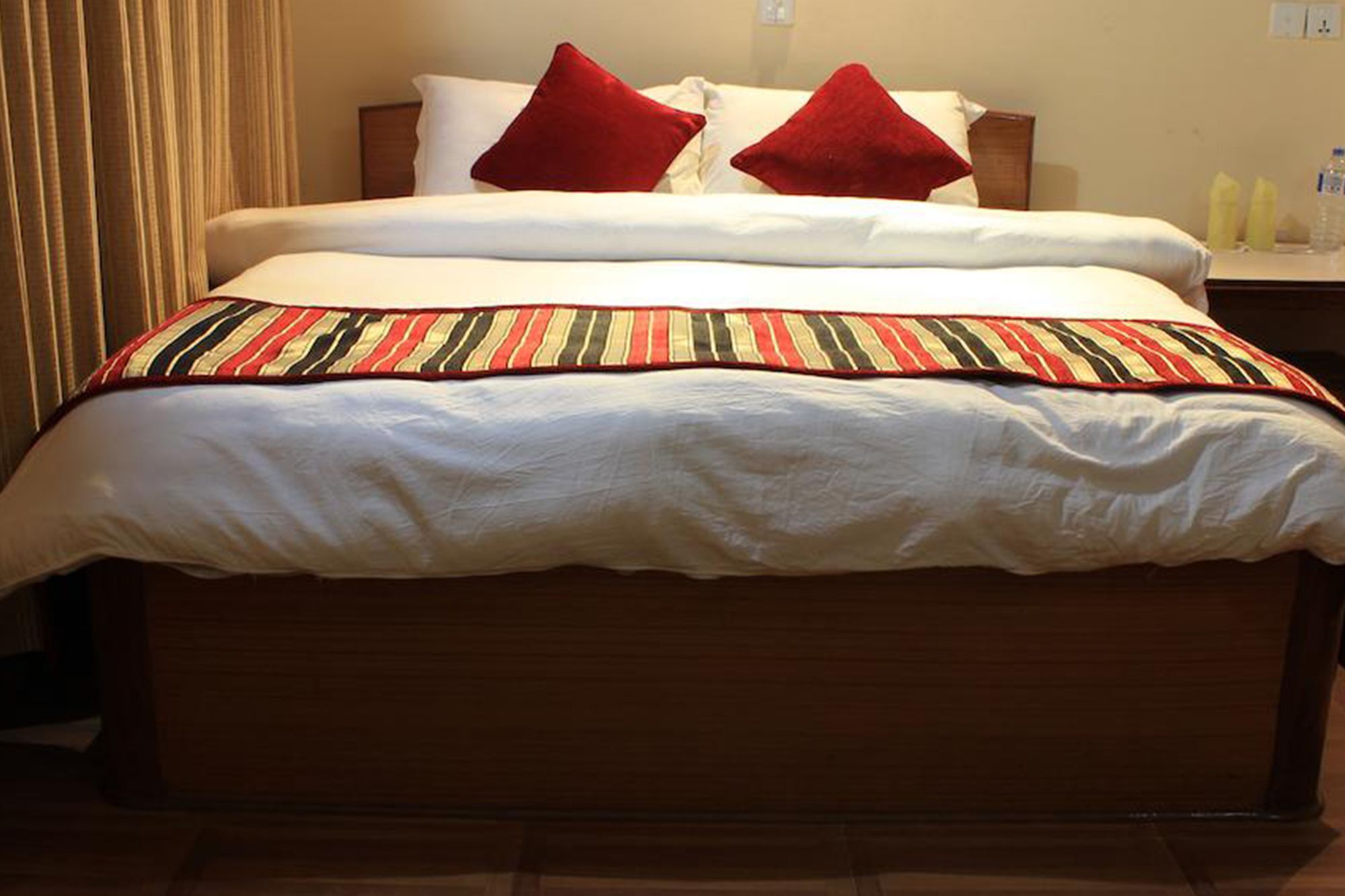 Unique Wild Resort Sauraha Exterior foto